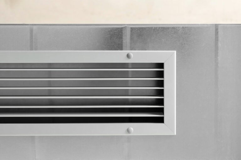 netejar reixetes de ventilació aire condicionat